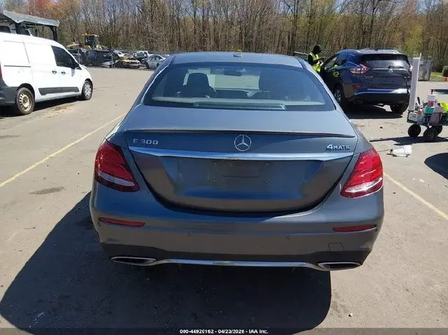MERCEDES-BENZ E-CLASS E 300 4MATIC 2016