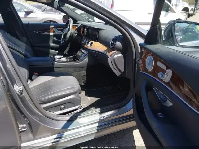 MERCEDES-BENZ E-CLASS E 300 4MATIC 2016