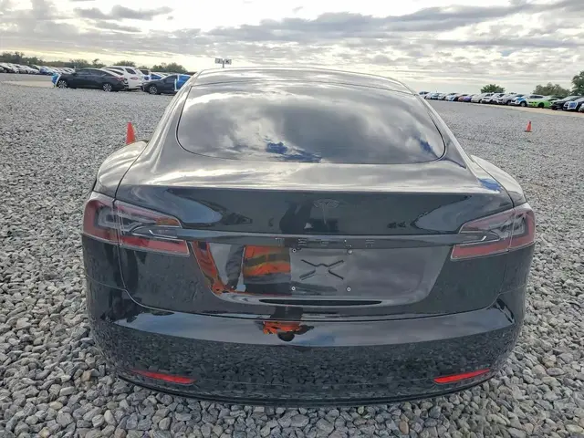 TESLA MODEL S 2020