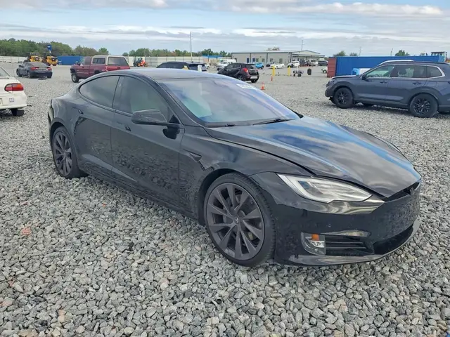 TESLA MODEL S 2020