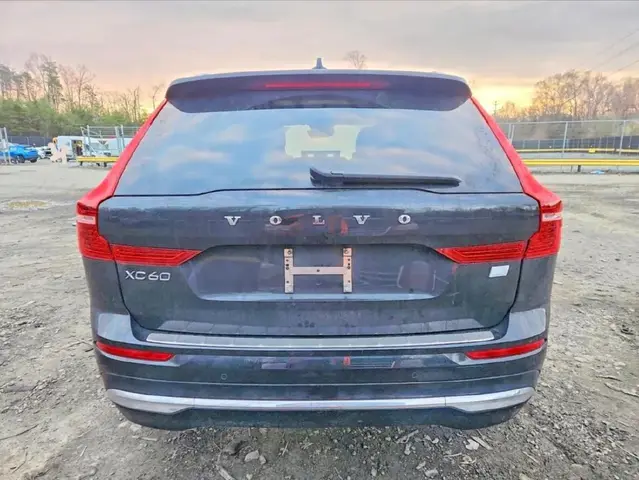 VOLVO XC60 PLUS 2023
