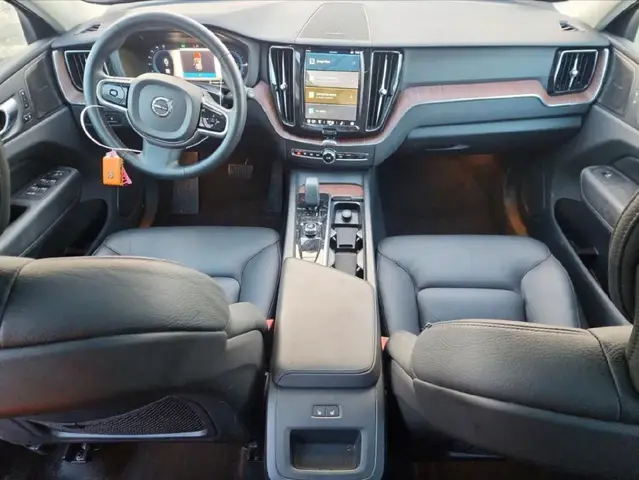 VOLVO XC60 PLUS 2023