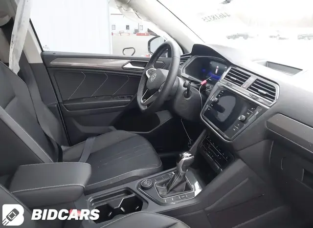 VOLKSWAGEN TIGUAN 2.0T SE 2023