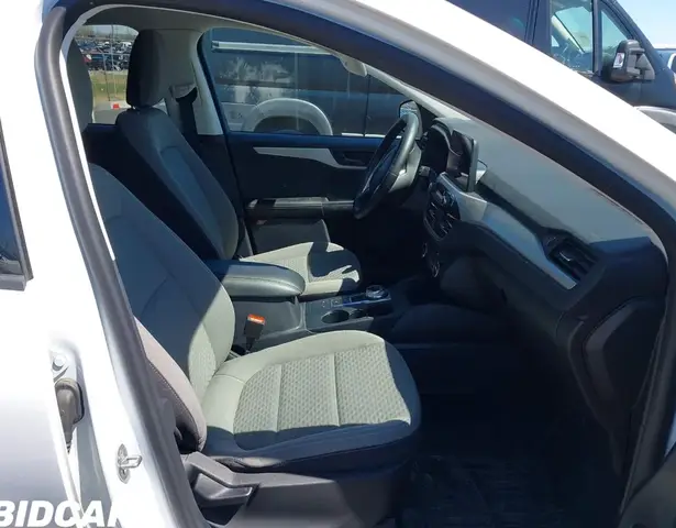 FORD ESCAPE SE 2022