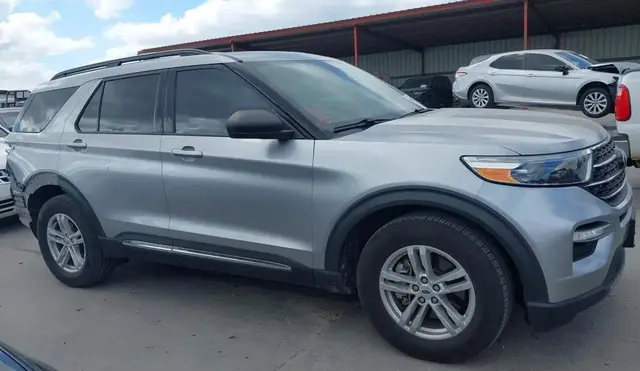 FORD EXPLORER XLT 2021