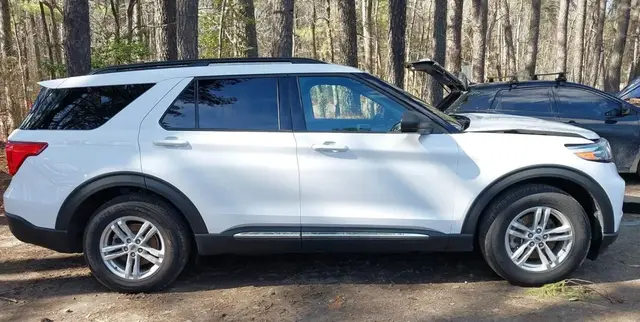 FORD EXPLORER XLT 2023