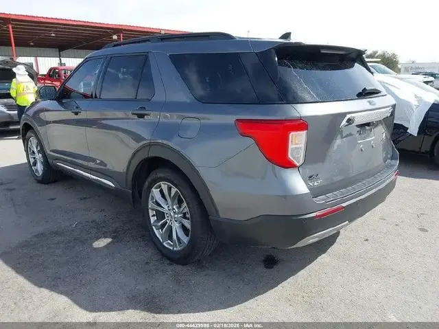 FORD EXPLORER XLT 2022