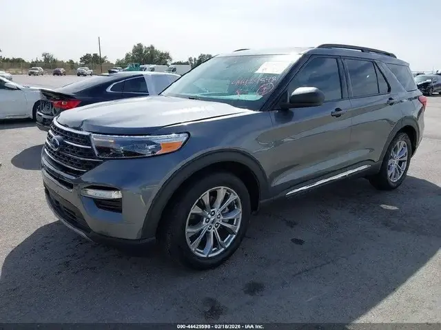 FORD EXPLORER XLT 2022