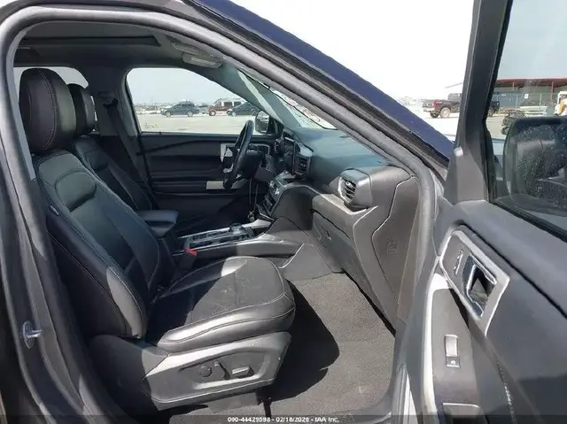 FORD EXPLORER XLT 2022