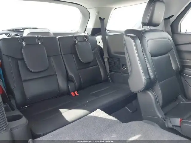 FORD EXPLORER XLT 2022