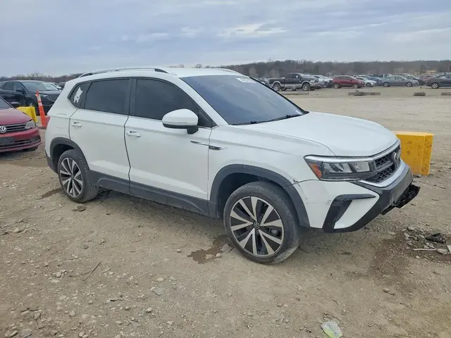 VOLKSWAGEN TAOS 2022