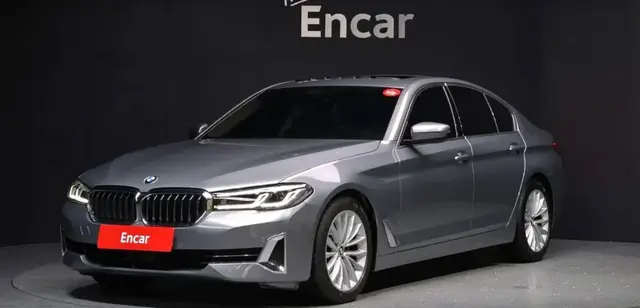 BMW 5 SERIES LUXURY 2022