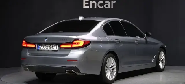 BMW 5 SERIES LUXURY 2022