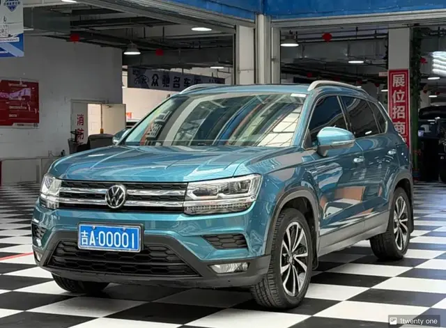 VOLKSWAGEN THARU LUXURY 2022