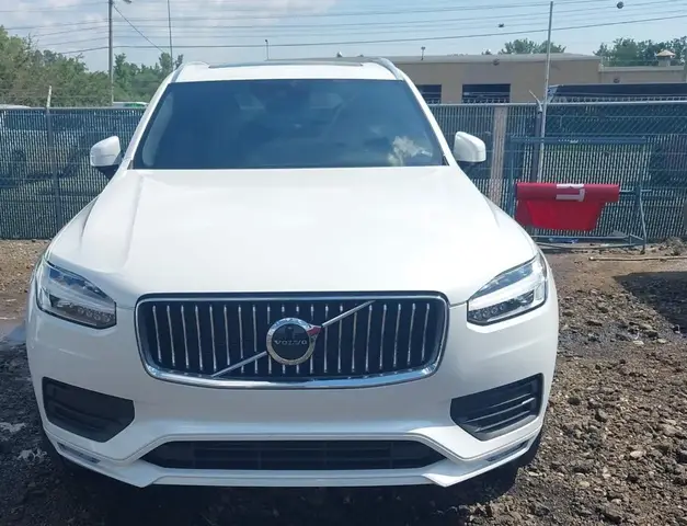 VOLVO XC90 T6 MOMENTUM 6 PASSENGER 2020