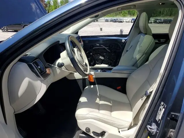 VOLVO XC60 T5 MOMENTUM 2021