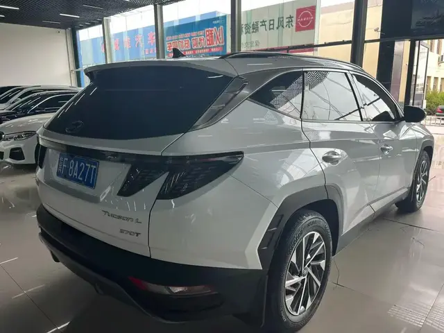 HYUNDAI TOYOTA L 2023