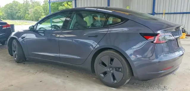TESLA MODEL 3 2021