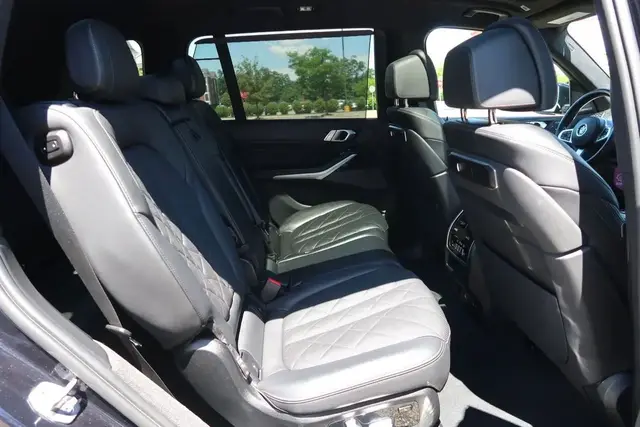 BMW X7 SPORTS ACTIVITY VEHICLE 2023