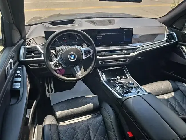 BMW X7 SPORTS ACTIVITY VEHICLE 2023