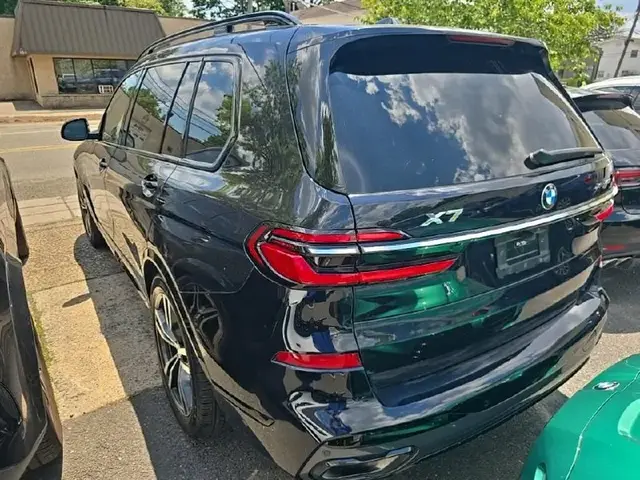 BMW X7 SPORTS ACTIVITY VEHICLE 2023