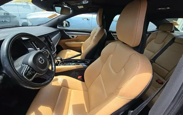 VOLVO S90 T6 MOMENTUM 2017