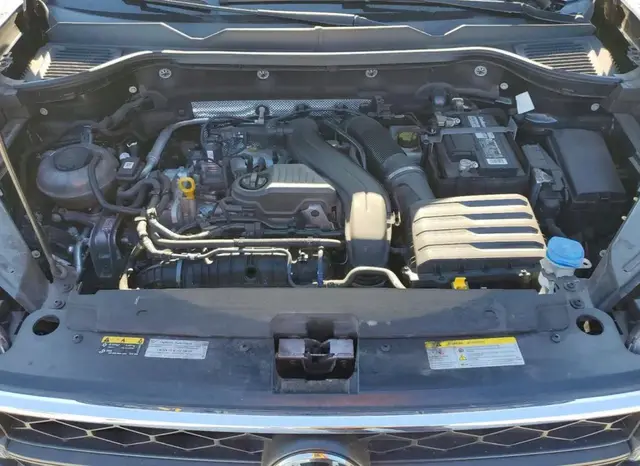 VOLKSWAGEN TAOS SE 2022