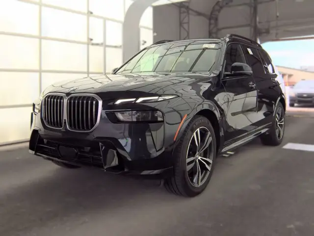 BMW X7 SPORTS ACTIVITY VEHICLE 2023