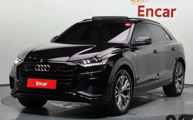 AUDI Q8 2022