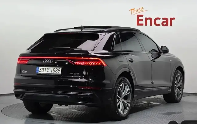AUDI Q8 2022
