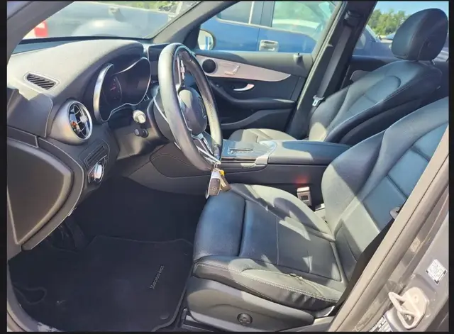 MERCEDES-BENZ GLC 300 2020