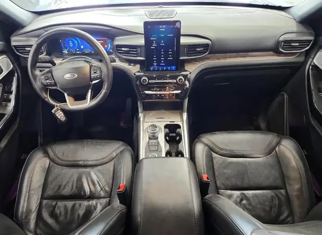 FORD EXPLORER PLATINUM 2023