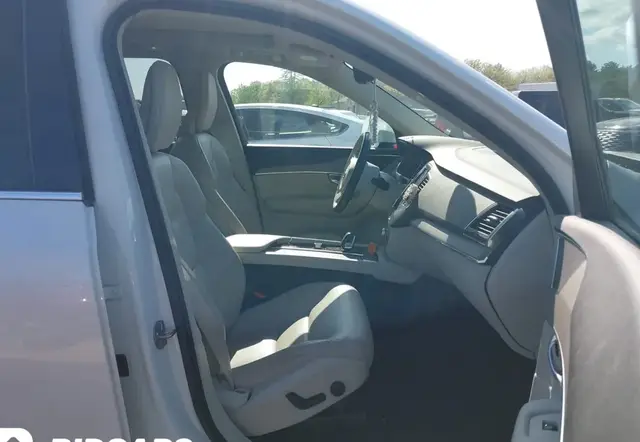 VOLVO XC90 B6 CORE 2022
