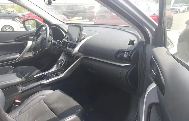 MITSUBISHI ECLIPSE CROSS SE 2023