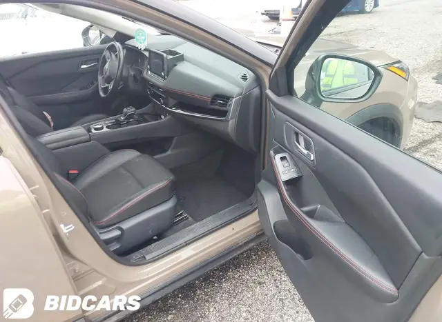 NISSAN ROGUE 2024