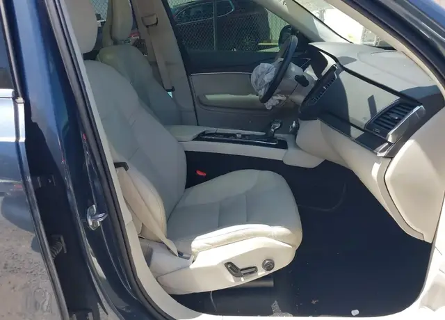 VOLVO XC90 MOMENTUM 2020