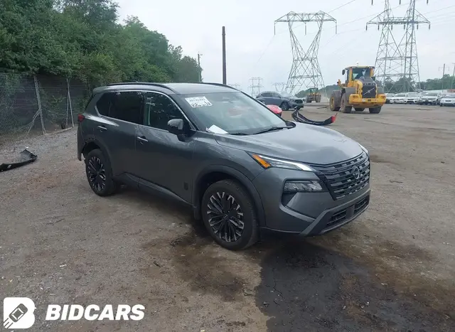 NISSAN ROGUE DARK ARMOR 2026