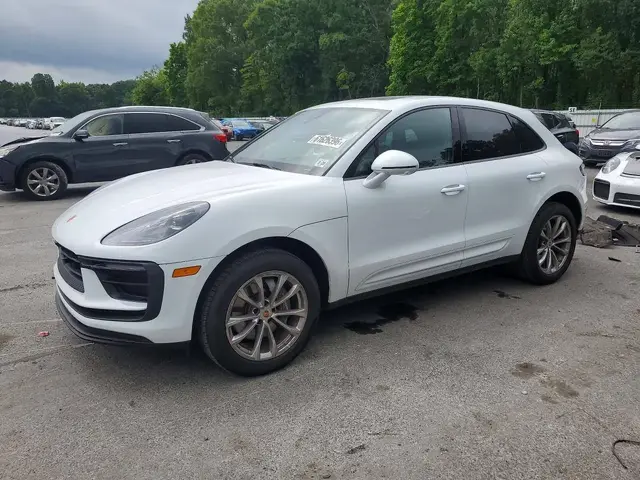 PORSCHE MACAN 2023