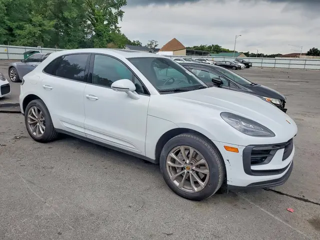 PORSCHE MACAN 2023