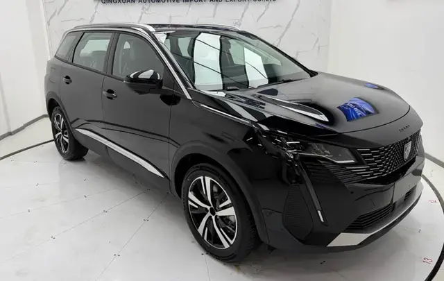 PEUGEOT 5008 LUXURY 2026