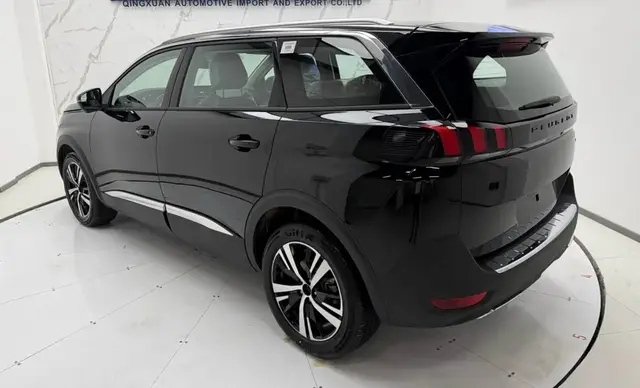 PEUGEOT 5008 LUXURY 2026