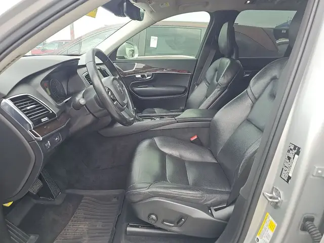 VOLVO XC90 T6 MOMENTUM 7-PASSENGER 2017