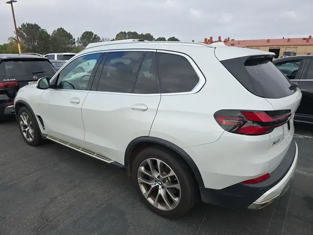 BMW X5 SPORTS ACTIVITY VEHICLE 2024