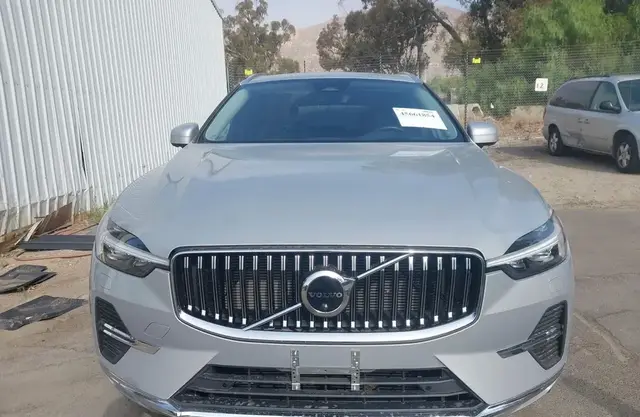 VOLVO XC60 2022