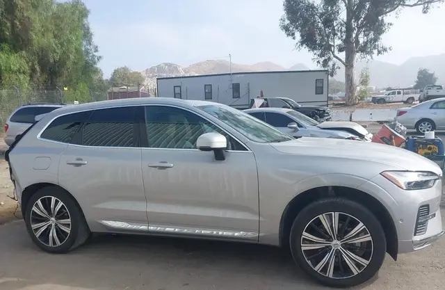 VOLVO XC60 2022
