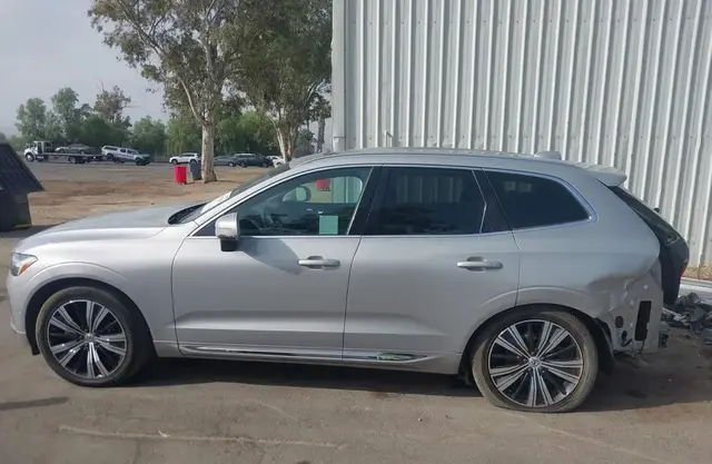 VOLVO XC60 2022