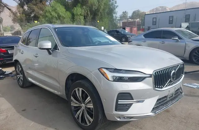 VOLVO XC60 2022