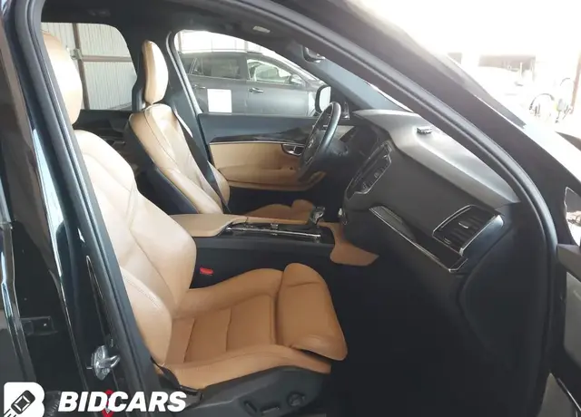 VOLVO XC90 T6 MOMENTUM 2018