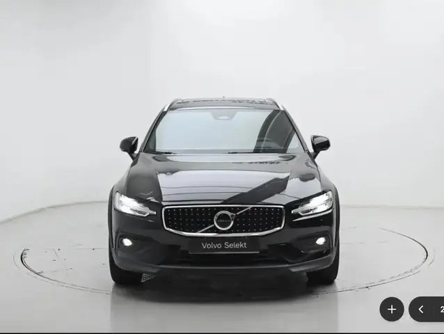 VOLVO V60 CROSS COUNTRY B5 2024