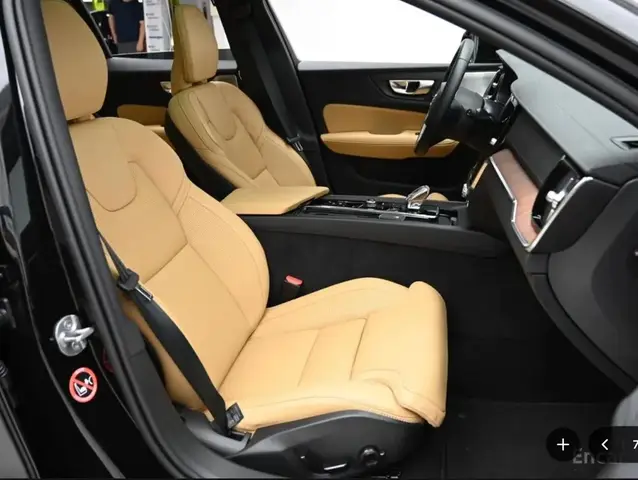 VOLVO V60 CROSS COUNTRY B5 2024